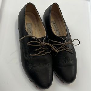 Nisolo Oliver Oxford Black Leather Lace-up Almond Toe Shoe size 6